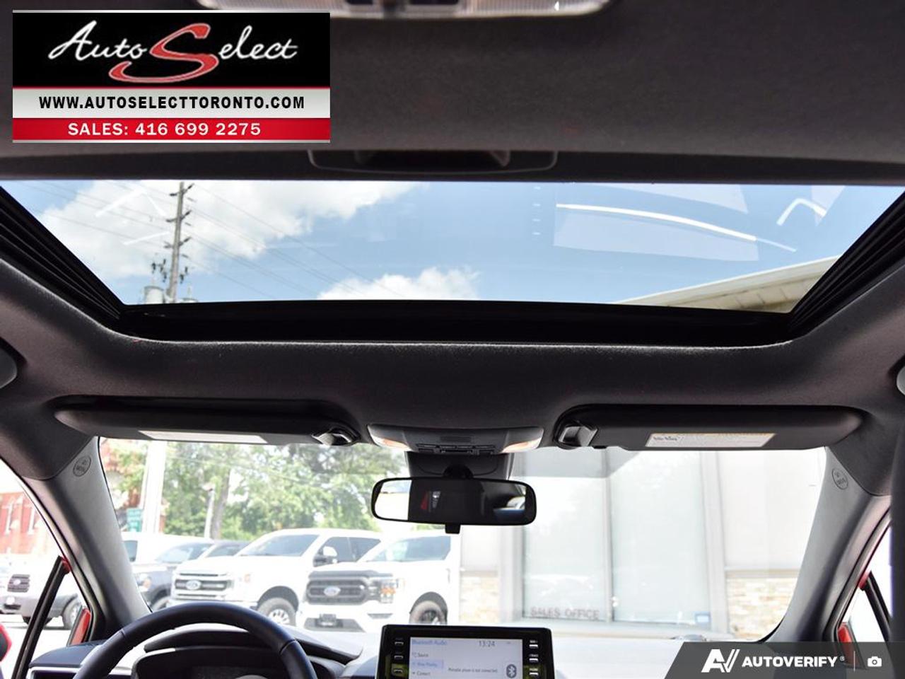 2021 Toyota Corolla SE Only 65KM - Apple Carplay - Sunroof - Backup Cam Photo