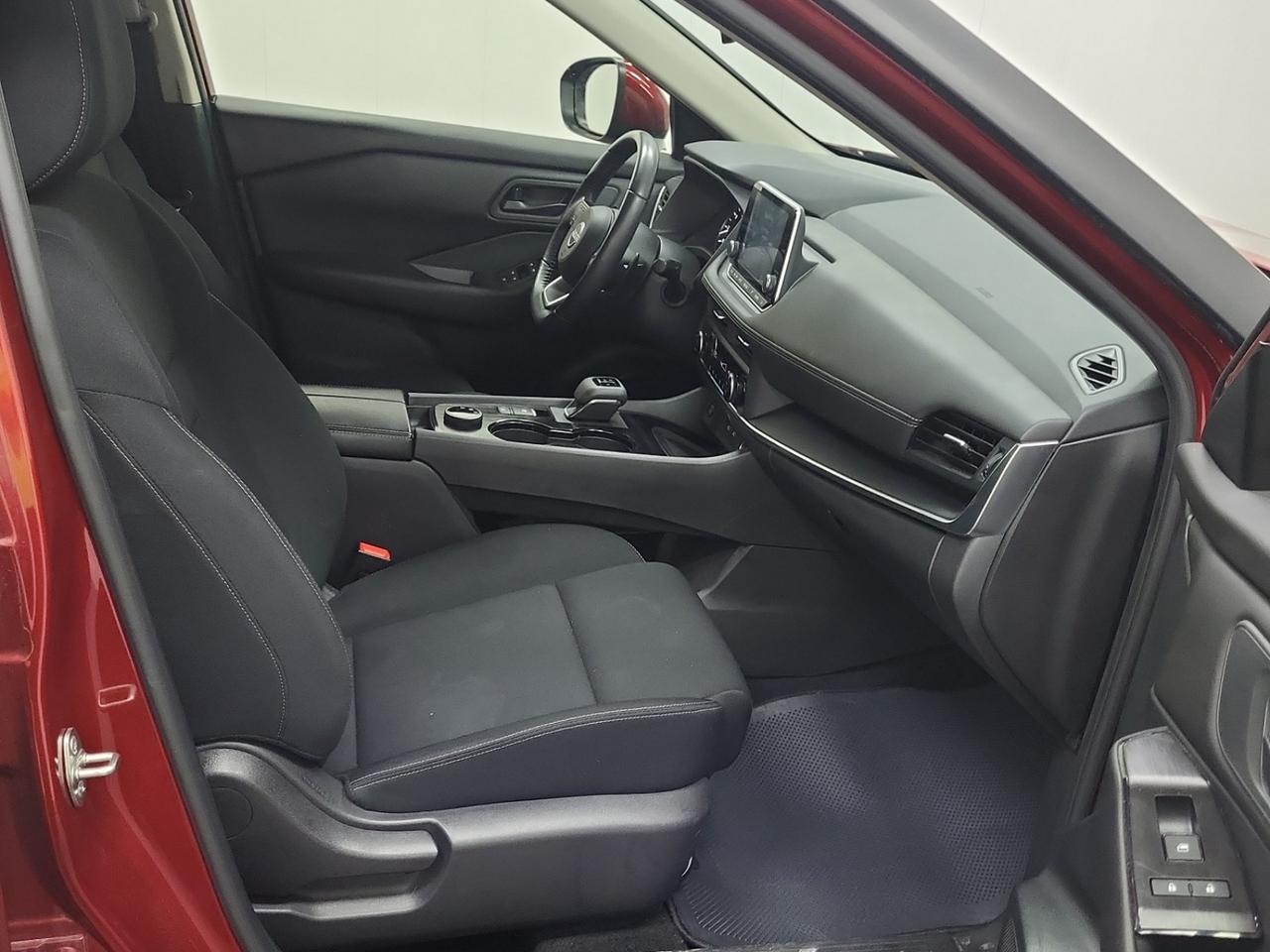 2024 Nissan Rogue S Photo