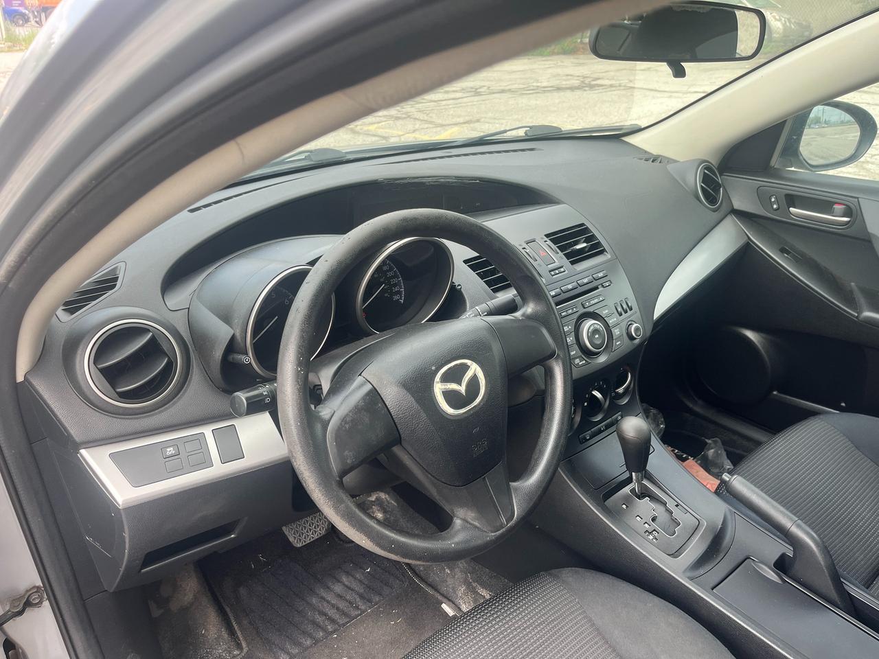 2012 Mazda MAZDA3 4dr Sdn Auto GX Photo