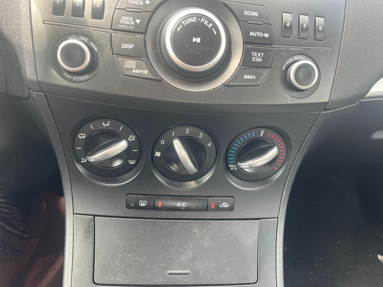 2012 Mazda MAZDA3 4dr Sdn Auto GX Photo