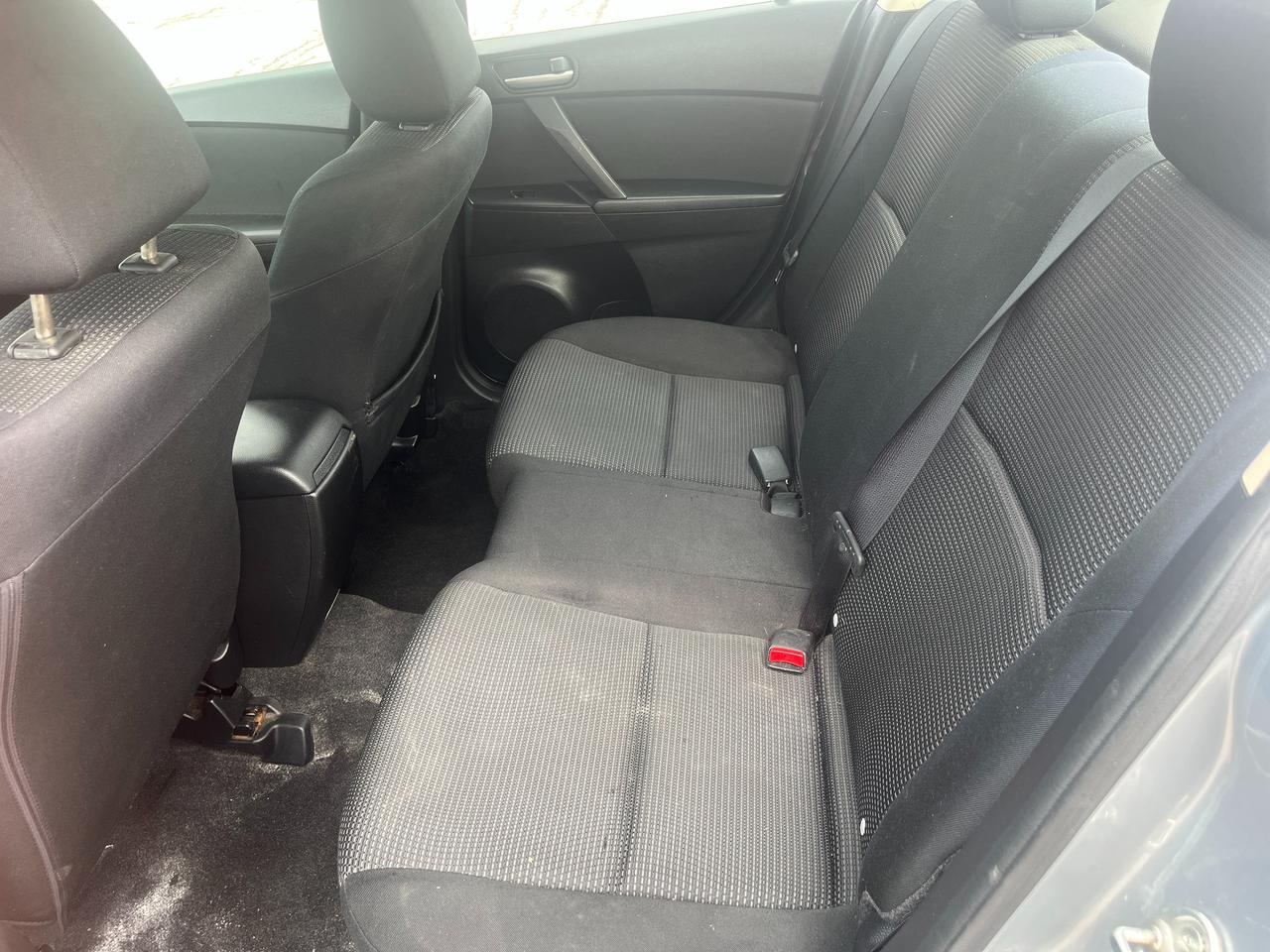 2012 Mazda MAZDA3 4dr Sdn Auto GX Photo