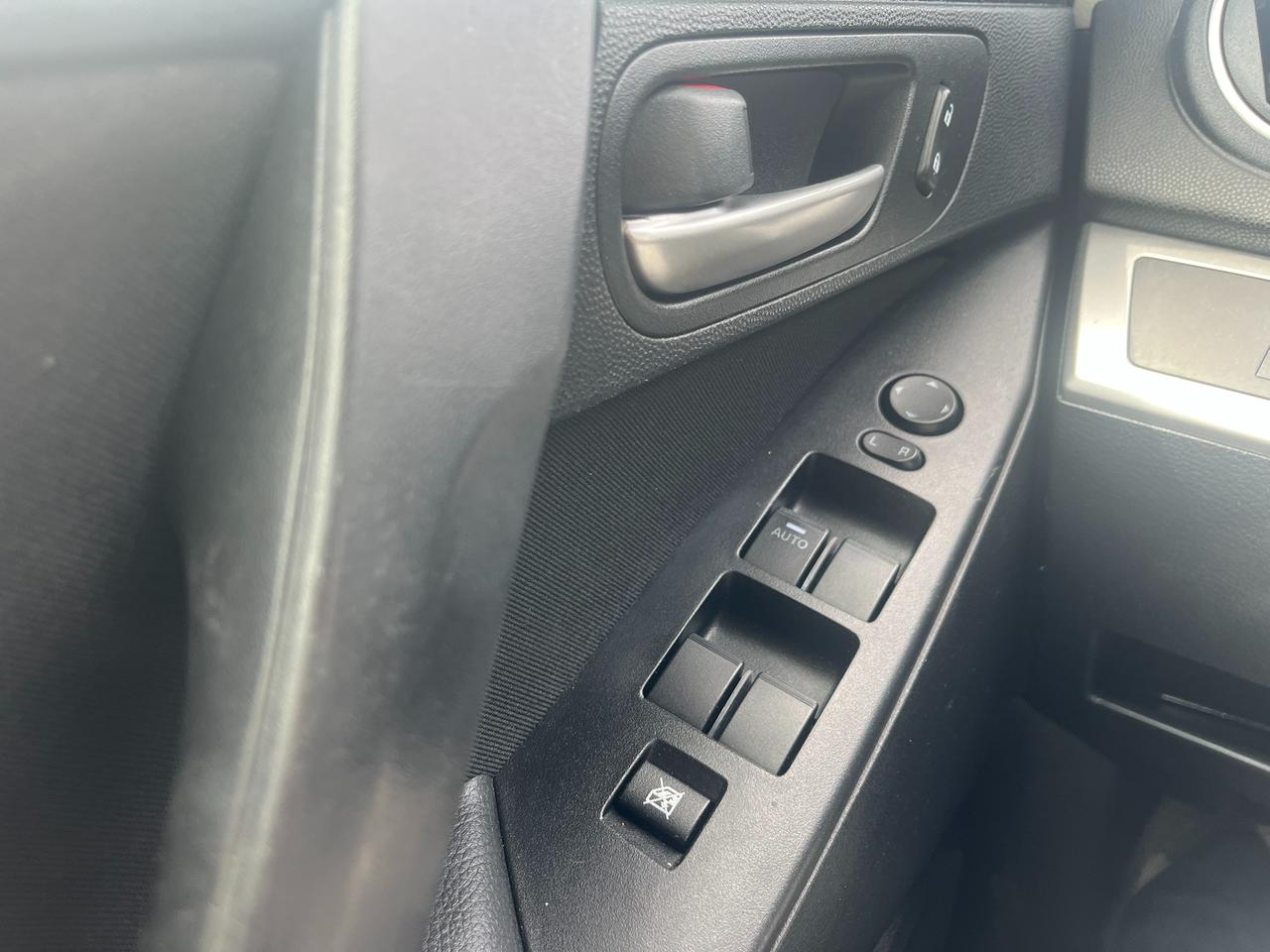 2012 Mazda MAZDA3 4dr Sdn Auto GX Photo