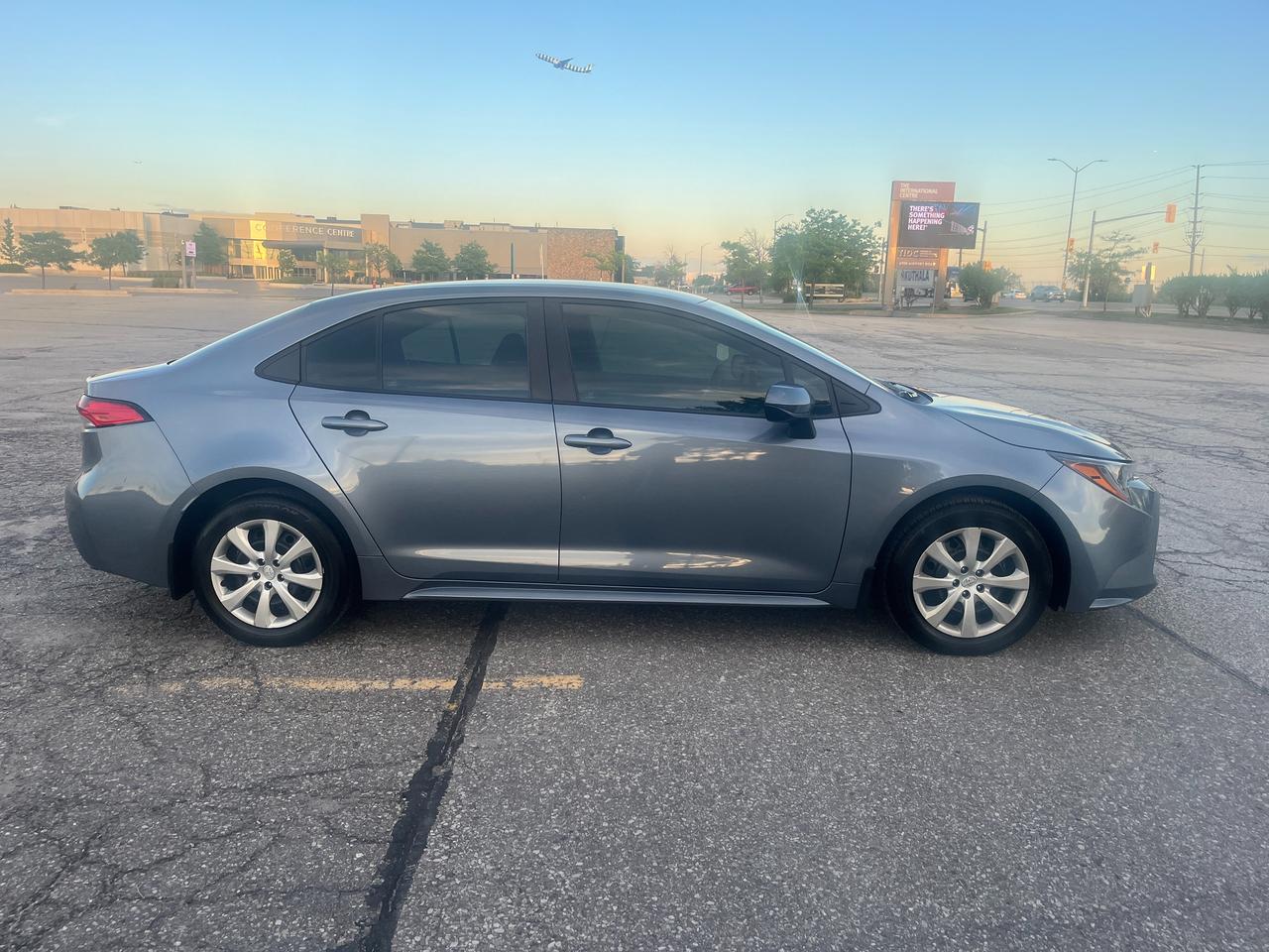 2022 Toyota Corolla LE CVT Photo