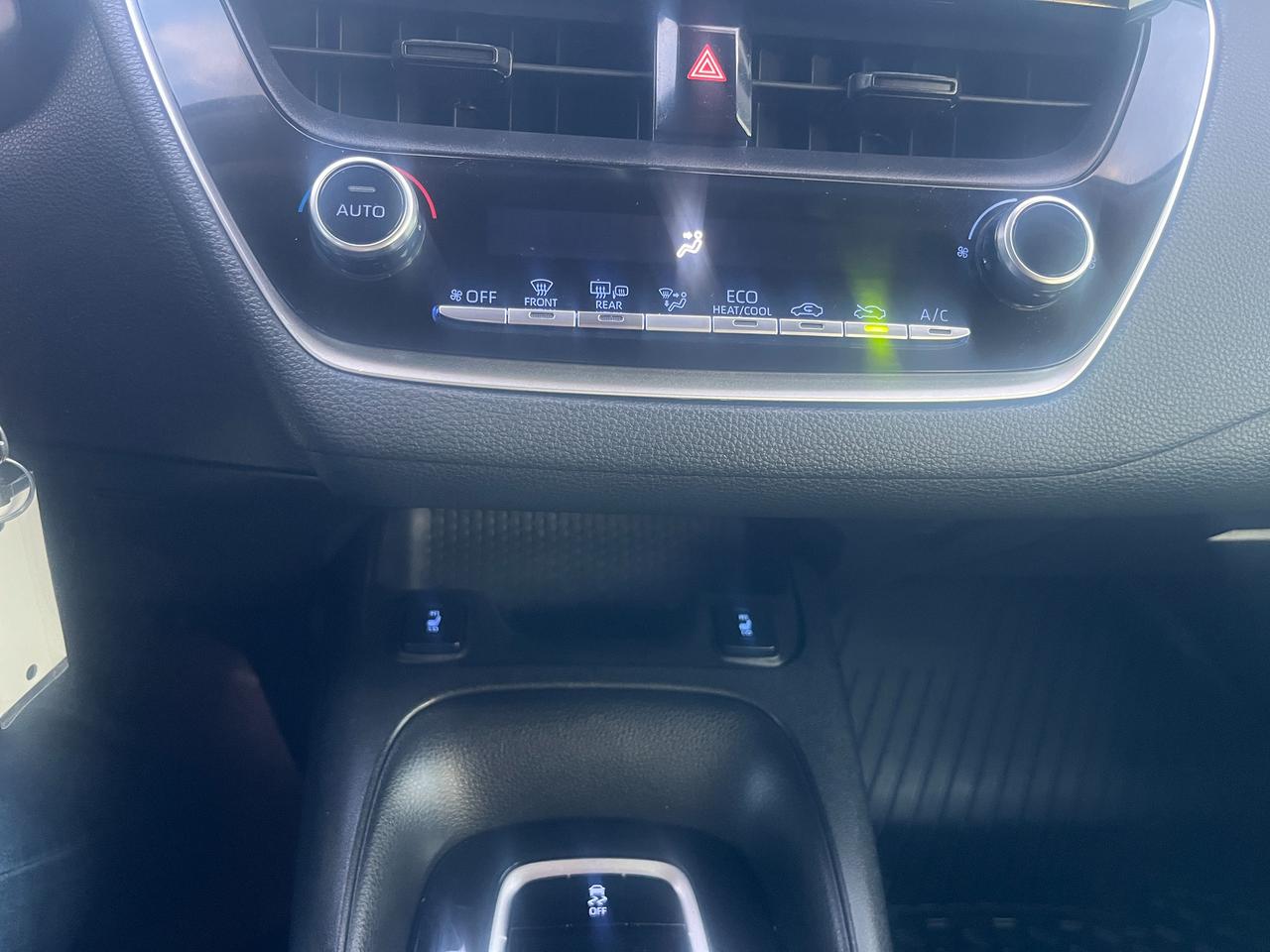 2022 Toyota Corolla LE CVT Photo