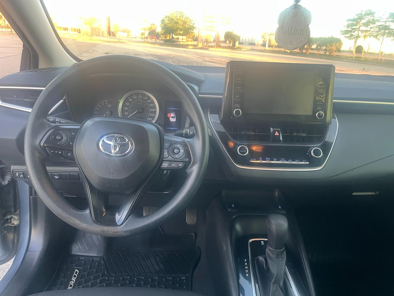 2022 Toyota Corolla LE CVT Photo