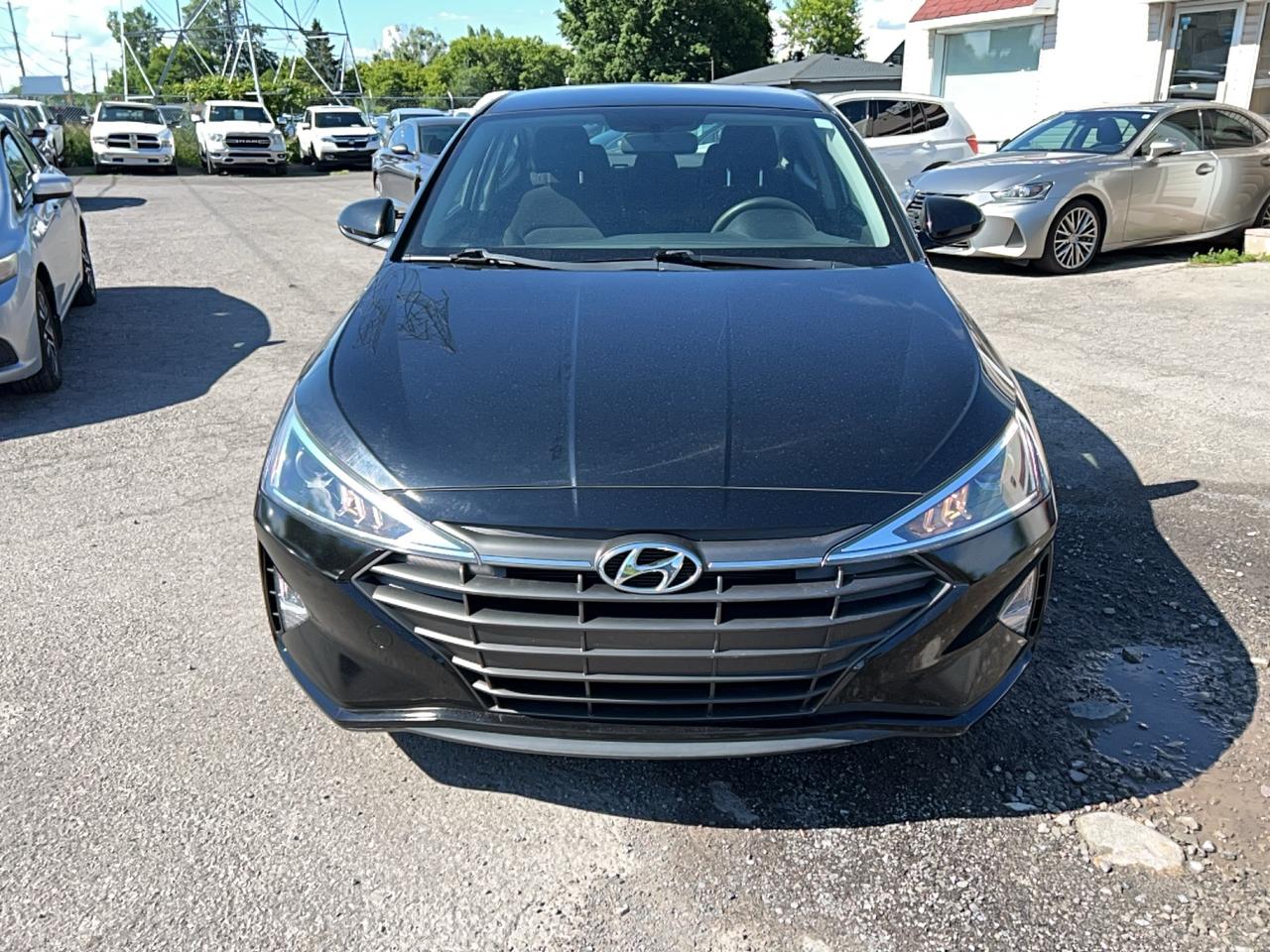 2020 Hyundai Elantra Essential REBUIT TITLE Photo