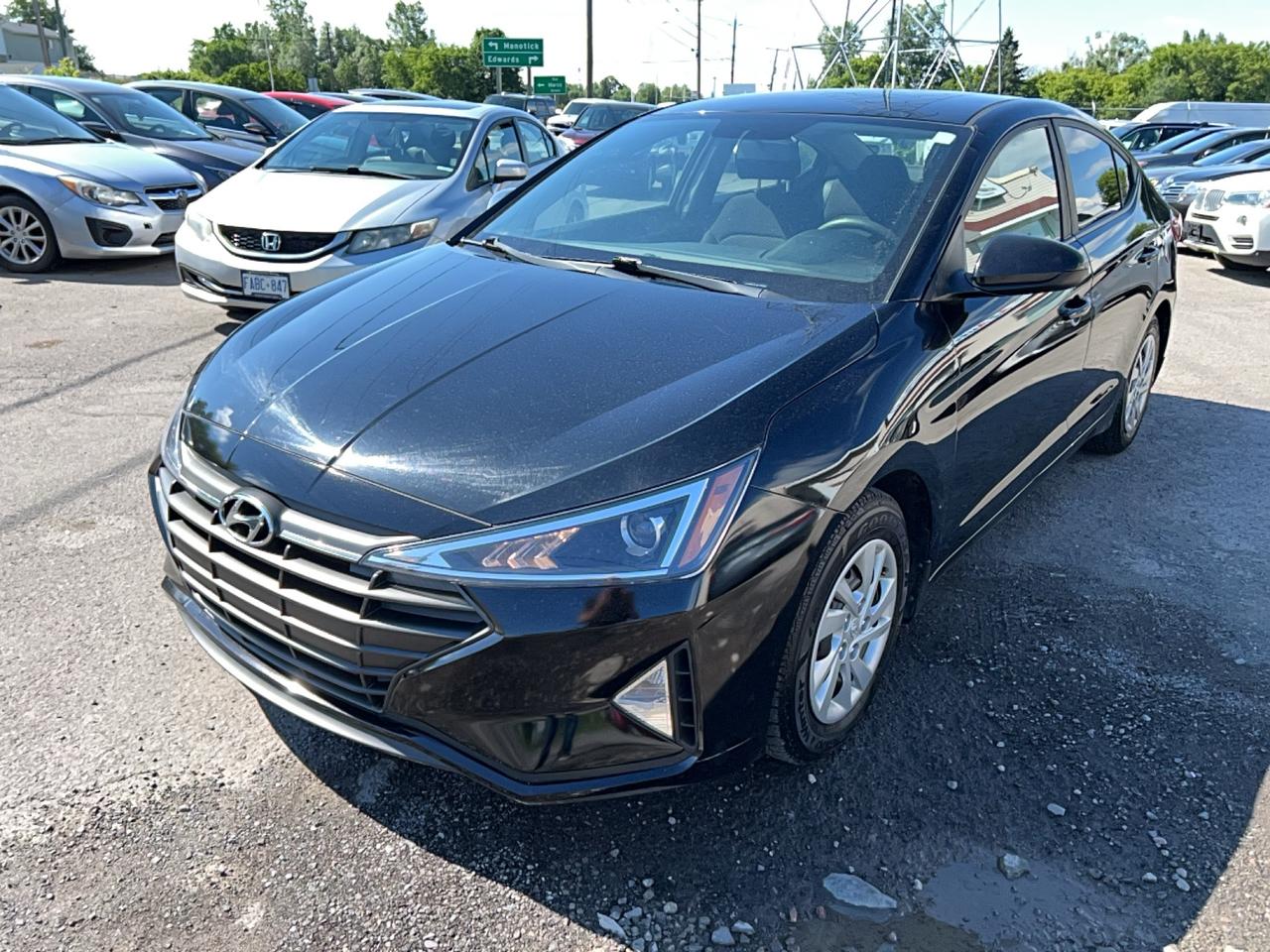 2020 Hyundai Elantra Essential REBUIT TITLE Photo