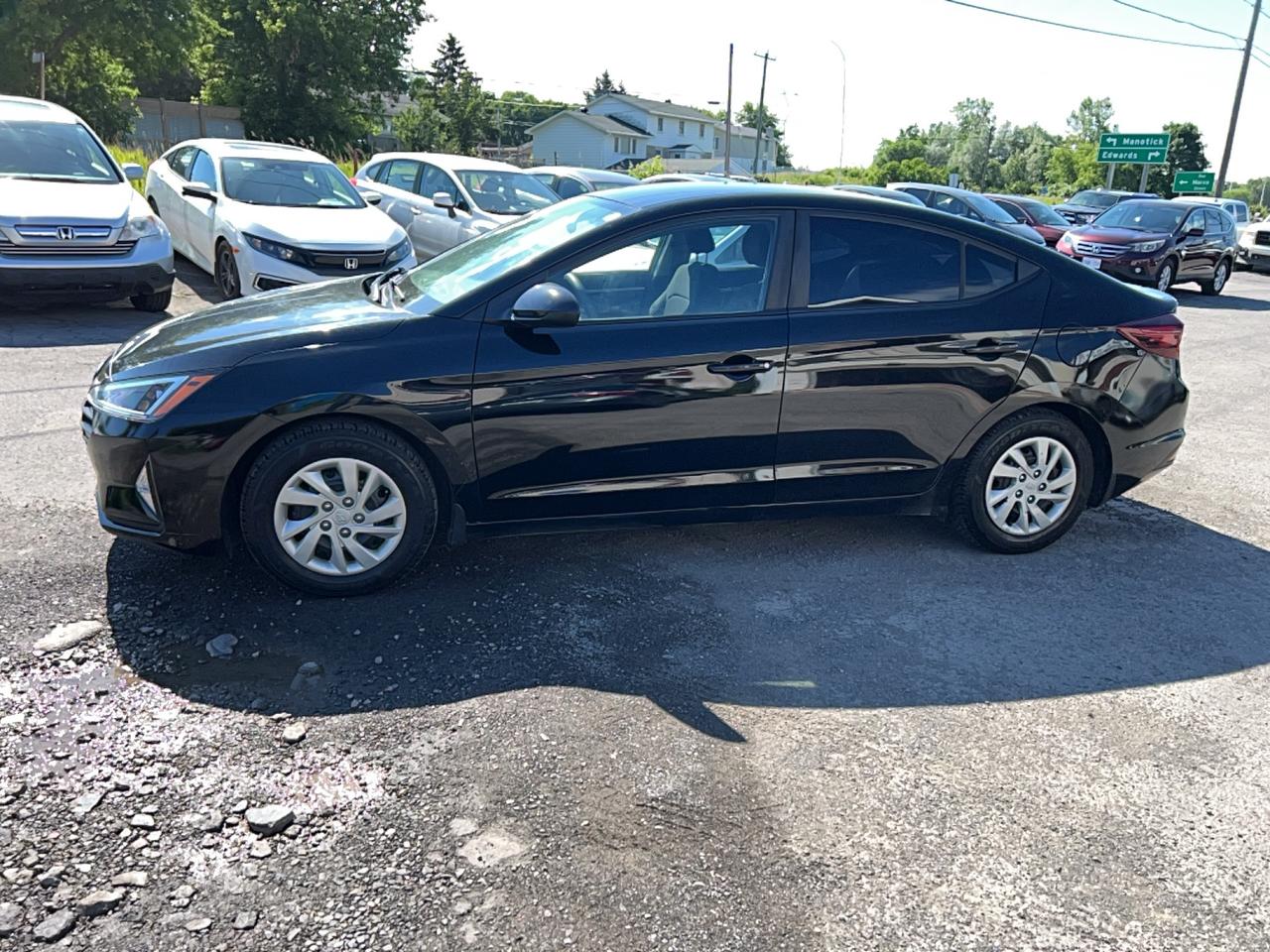 2020 Hyundai Elantra Essential REBUIT TITLE Photo3