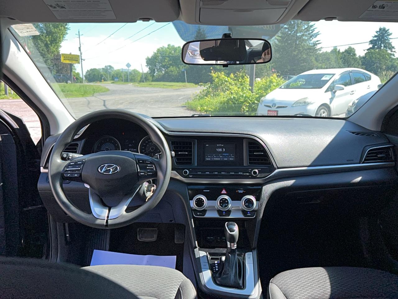 2020 Hyundai Elantra Essential REBUIT TITLE Photo