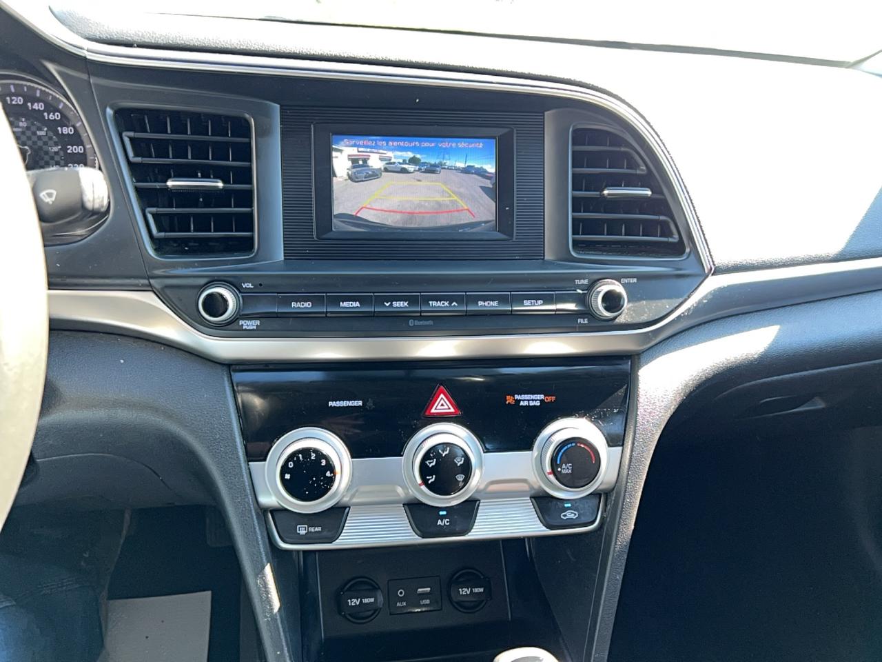2020 Hyundai Elantra Essential REBUIT TITLE Photo