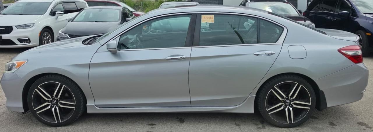 2017 Honda Accord SPORT / NO ACCIDENTS / ROOF / HTD SEATS / PWR SEAT Photo