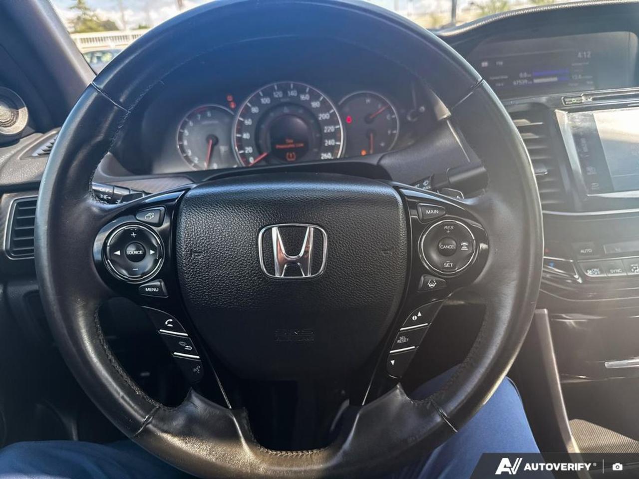 2017 Honda Accord SPORT / NO ACCIDENTS / ROOF / HTD SEATS / PWR SEAT Photo