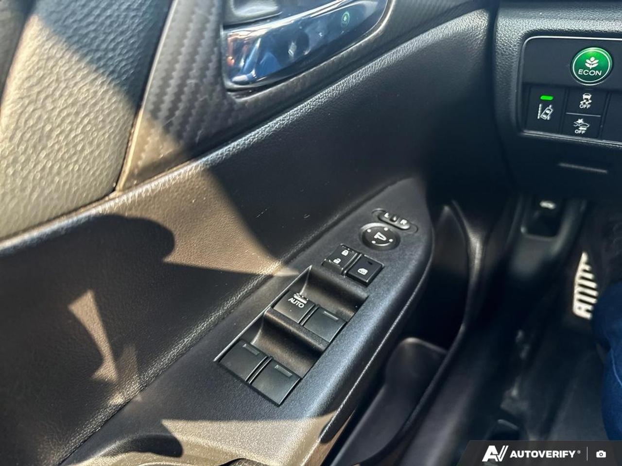 2017 Honda Accord SPORT / NO ACCIDENTS / ROOF / HTD SEATS / PWR SEAT Photo