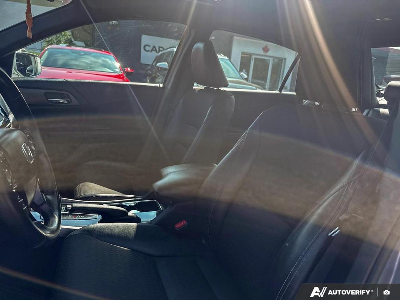 2017 Honda Accord SPORT / NO ACCIDENTS / ROOF / HTD SEATS / PWR SEAT Photo