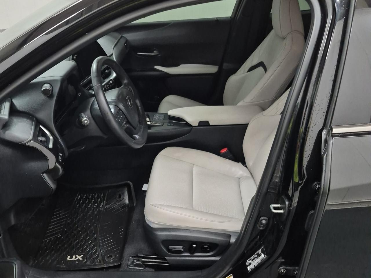 2025 Lexus UX UX 300h HYBRID AWD |1 OWNER|SUNROOF|COOLED SEATS| Photo
