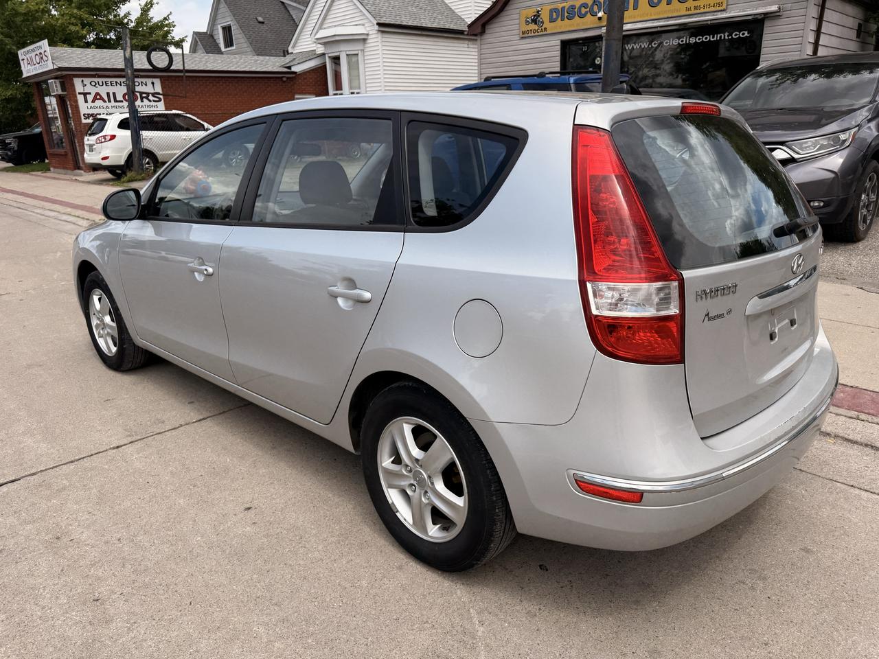 2011 Hyundai Elantra Touring 4dr Wgn Auto GLS Photo