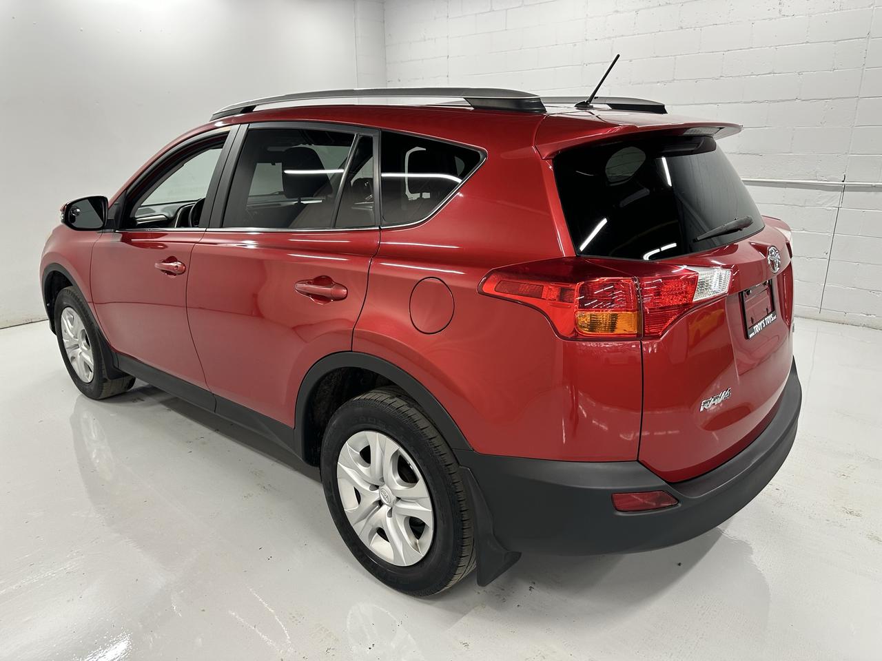 2015 Toyota RAV4 FWD 4dr LE Photo