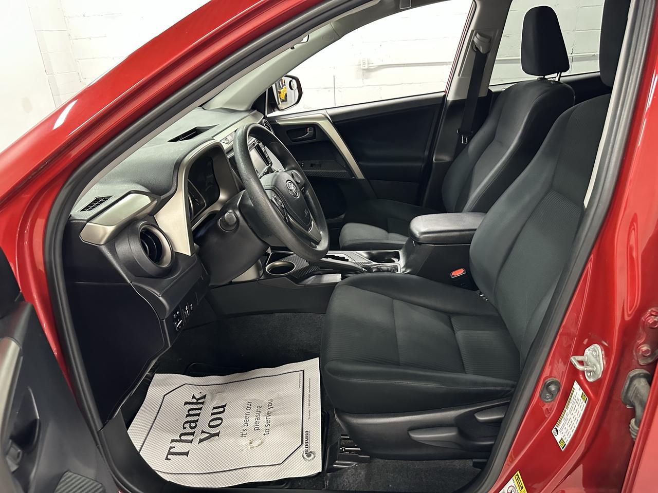 2015 Toyota RAV4 FWD 4dr LE Photo