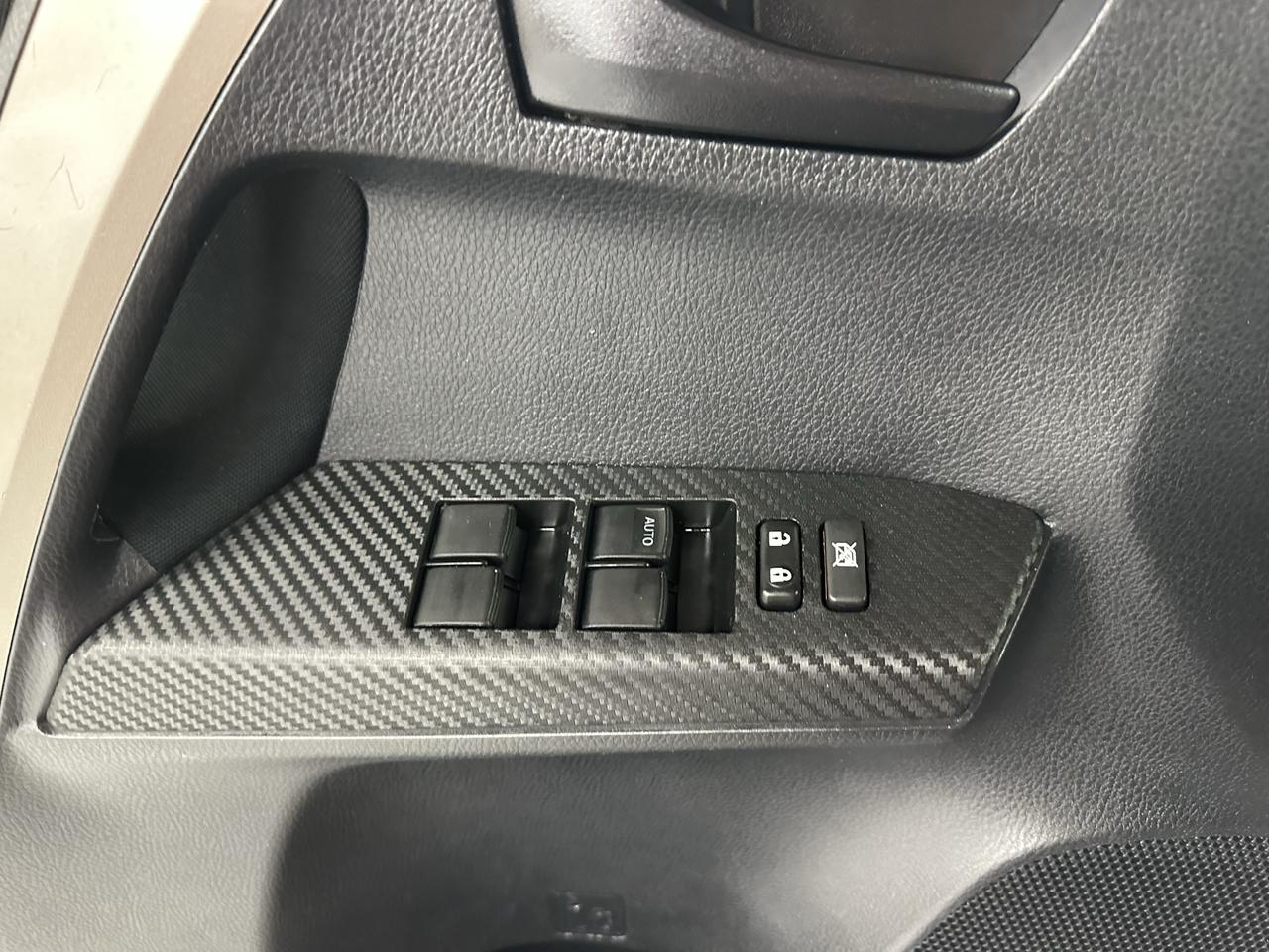 2015 Toyota RAV4 FWD 4dr LE Photo