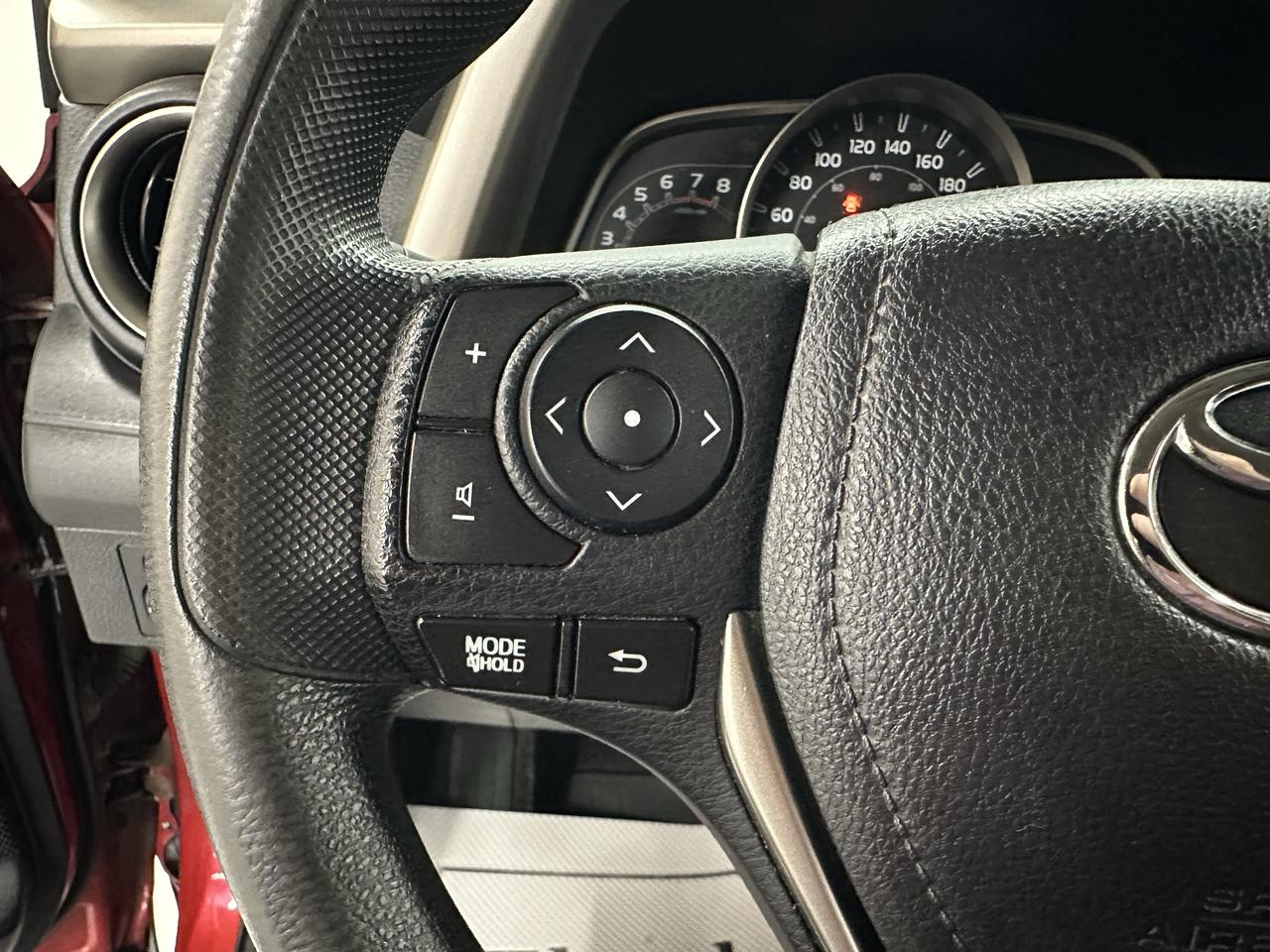 2015 Toyota RAV4 FWD 4dr LE Photo