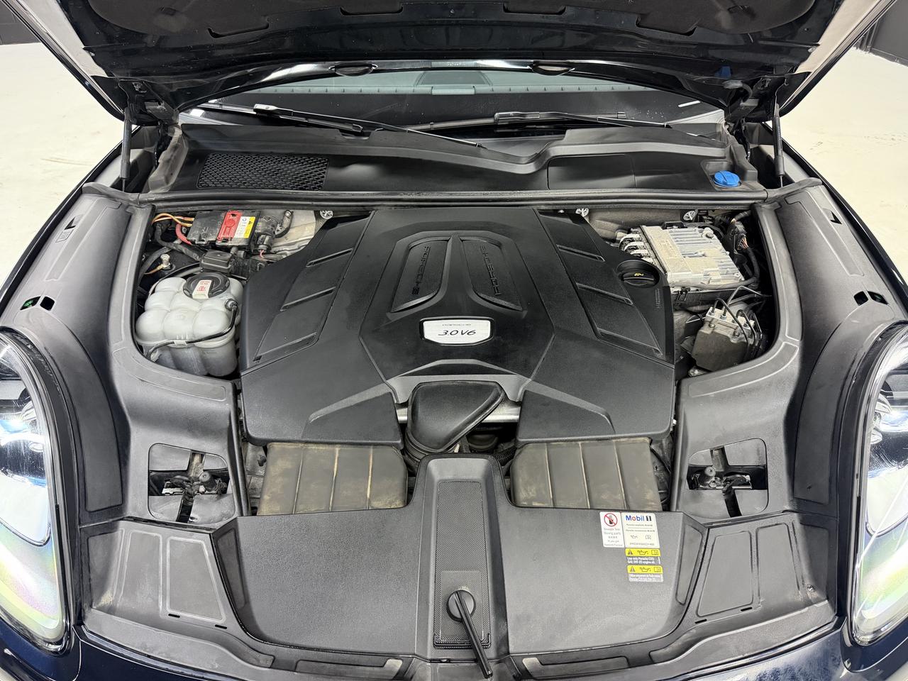 2021 Porsche Cayenne COUPE|SPORT CHRONO&EXHAUST|360CAM|BSM|FCW|PANO Photo