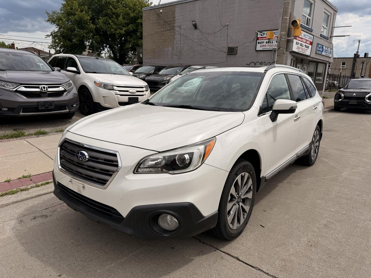 2017 Subaru Outback 5dr Wgn CVT 2.5i Premier w/Tech Pkg Photo1