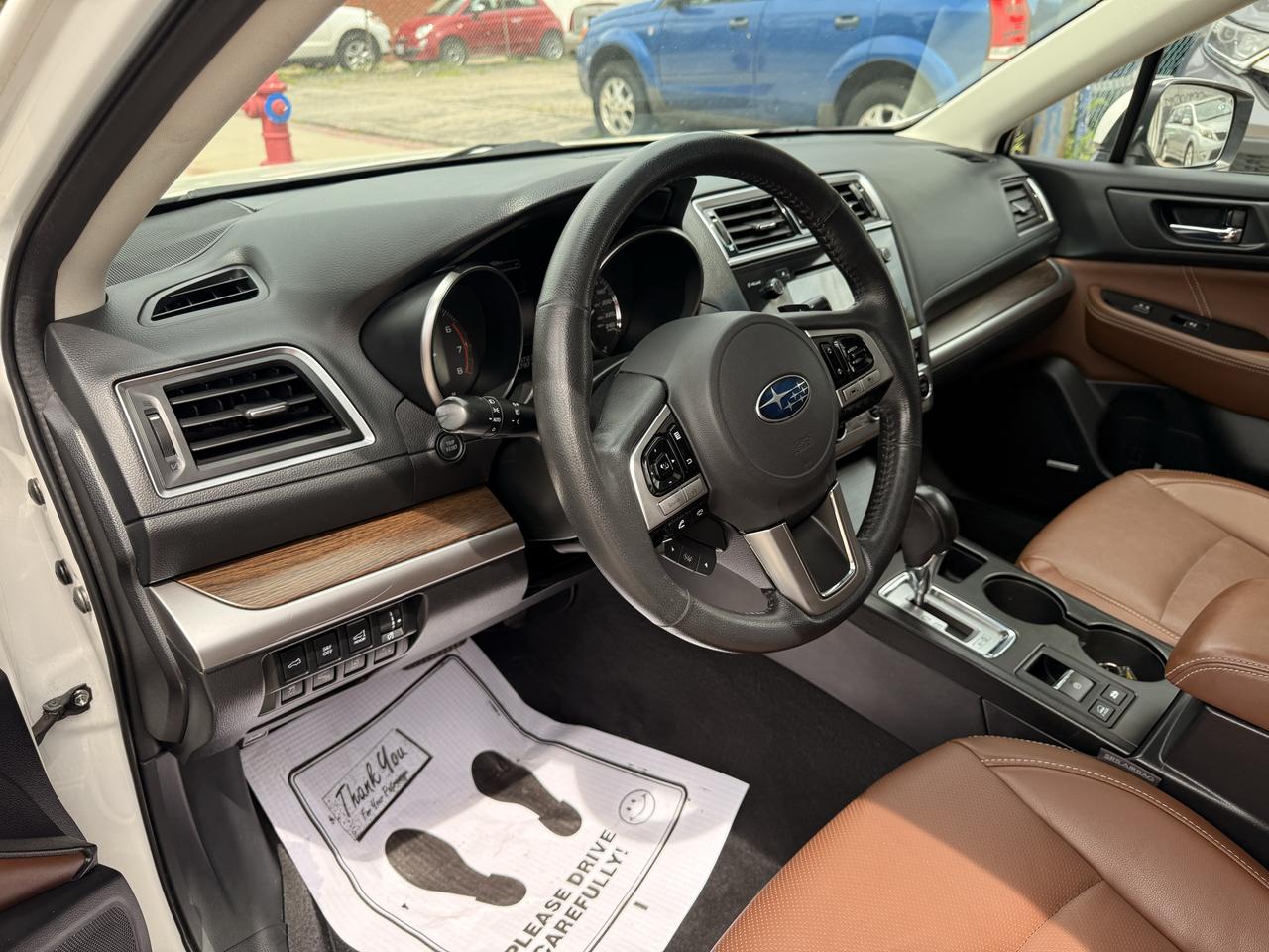 2017 Subaru Outback 5dr Wgn CVT 2.5i Premier w/Tech Pkg Photo