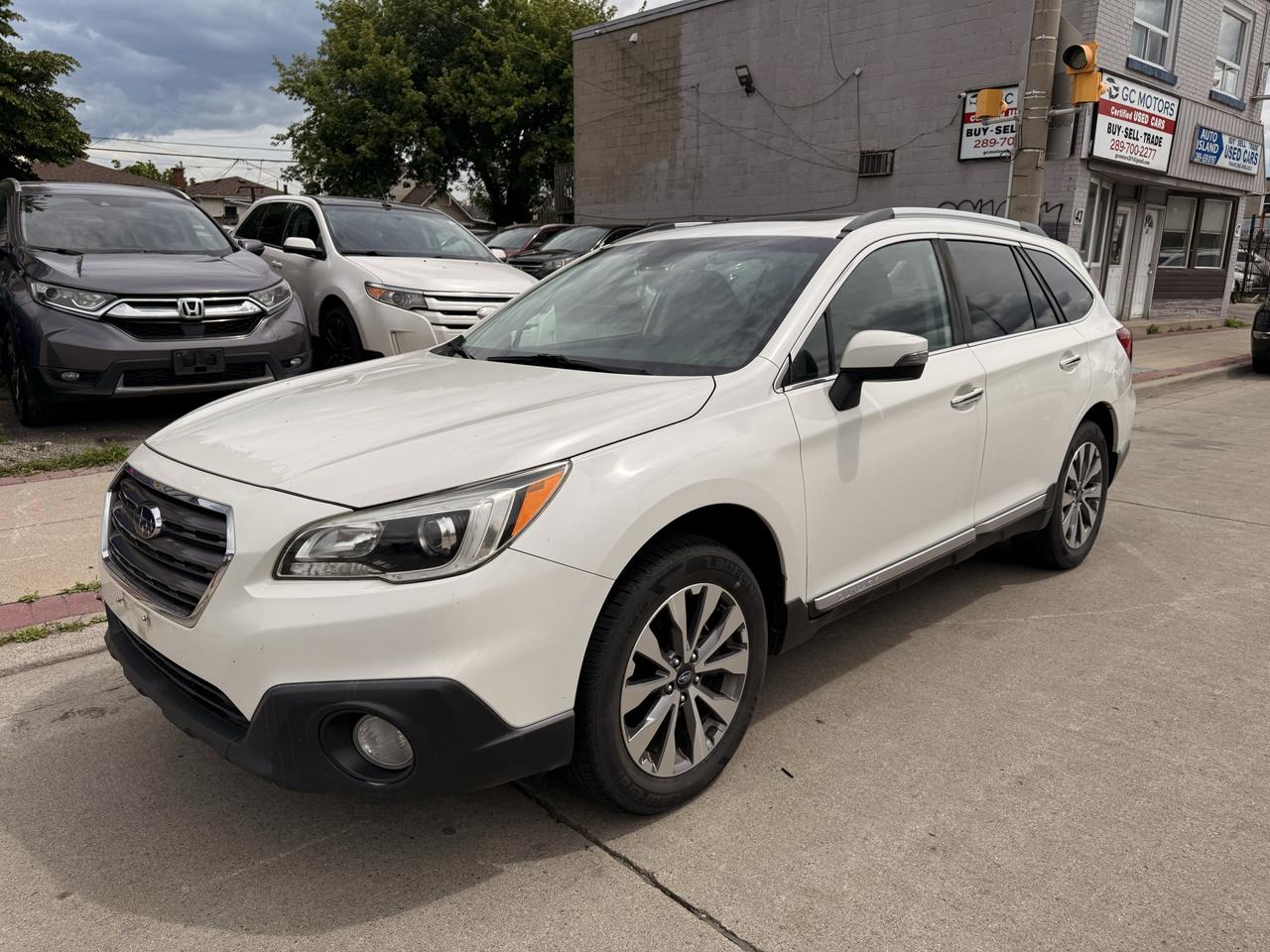 2017 Subaru Outback 5dr Wgn CVT 2.5i Premier w/Tech Pkg Photo