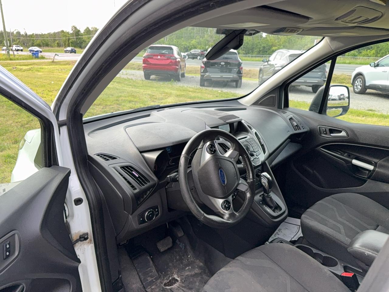 2018 Ford Transit Connect XLT Photo2