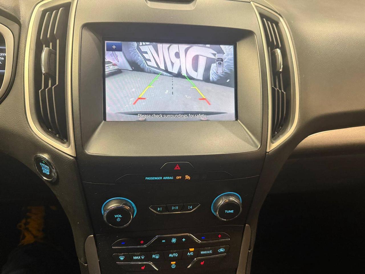 2020 Ford Edge SEL AWD Photo