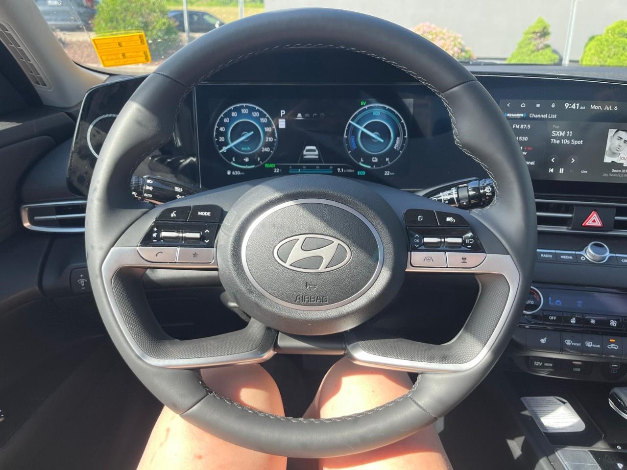 2026 Hyundai Elantra Hybrid Luxury Sedan Photo