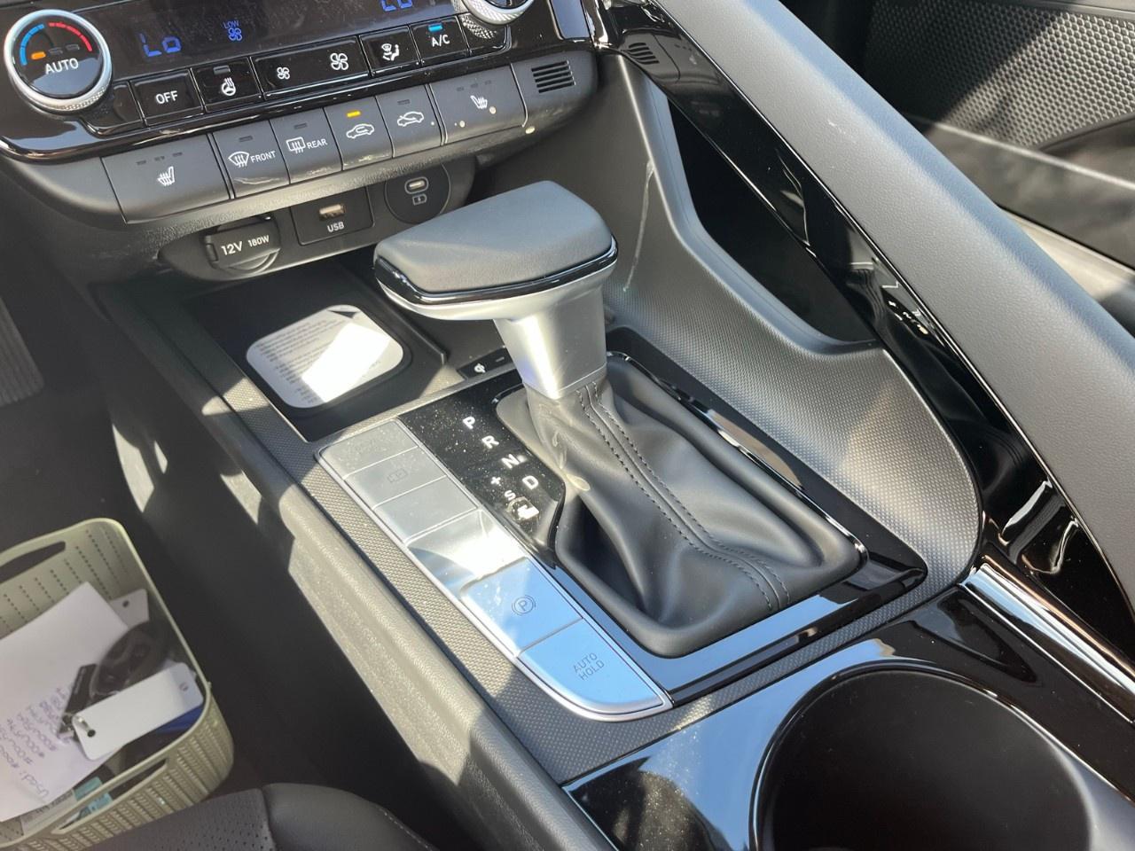 2026 Hyundai Elantra Hybrid Luxury Sedan Photo
