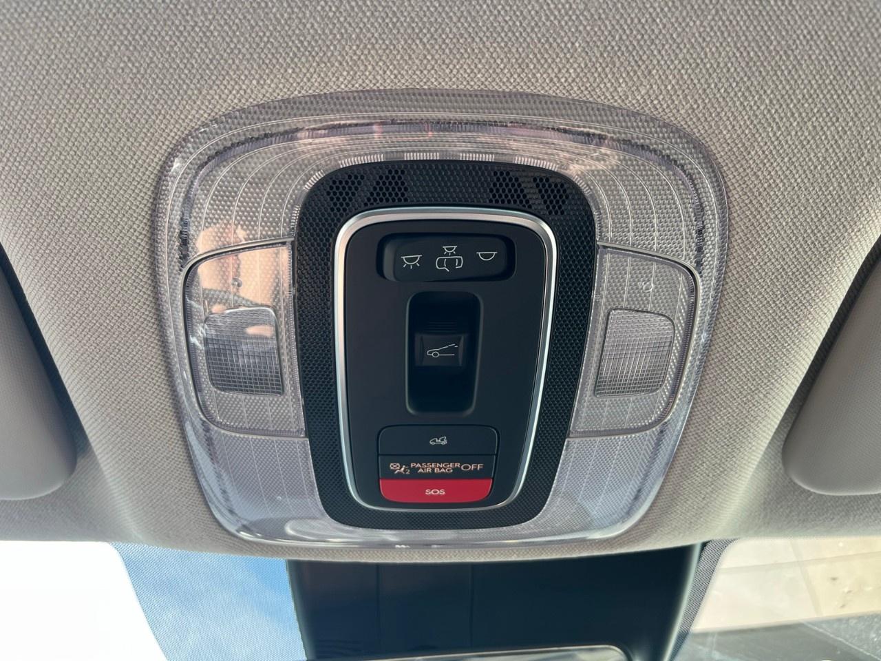 2026 Hyundai Elantra Hybrid Luxury Sedan Photo