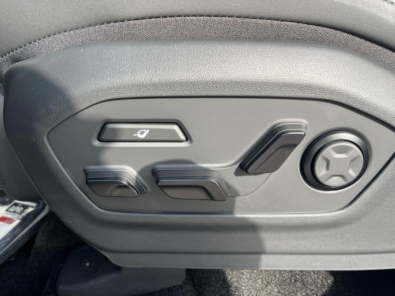 2026 Hyundai Santa Fe Hybrid Ultimate Calligraphy AWD Photo