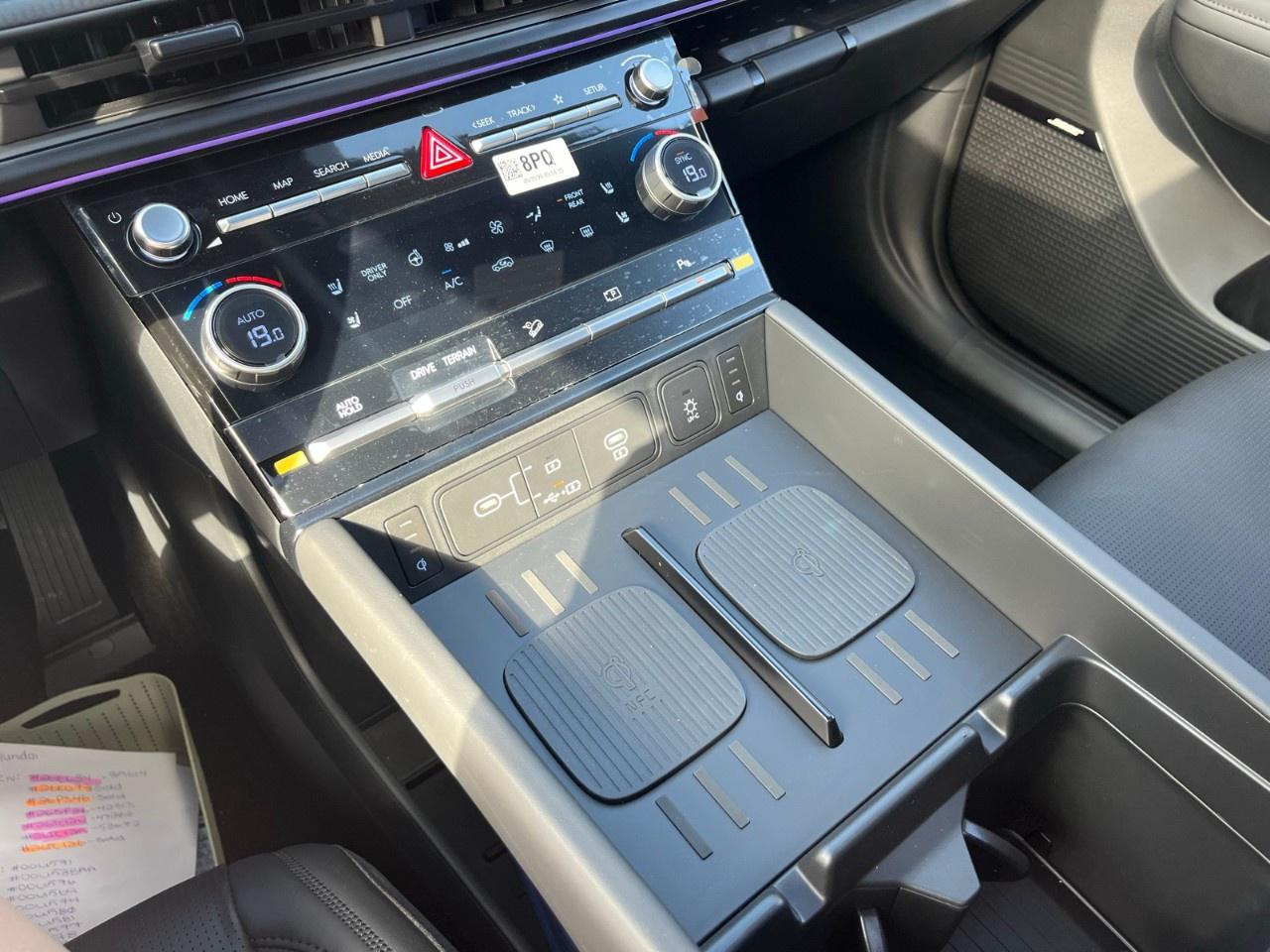 2026 Hyundai Santa Fe Hybrid Ultimate Calligraphy AWD Photo