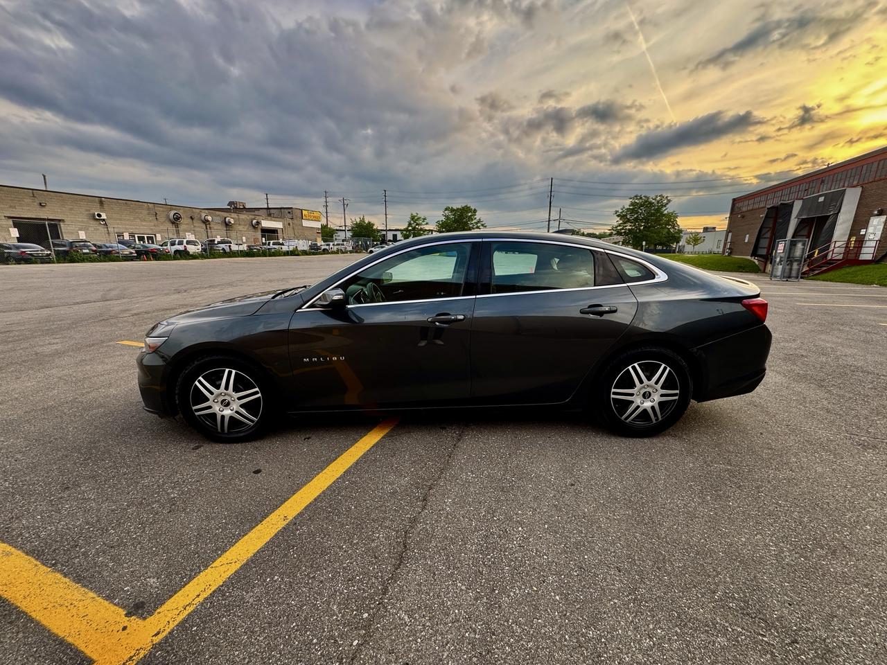 2017 Chevrolet Malibu LT Photo