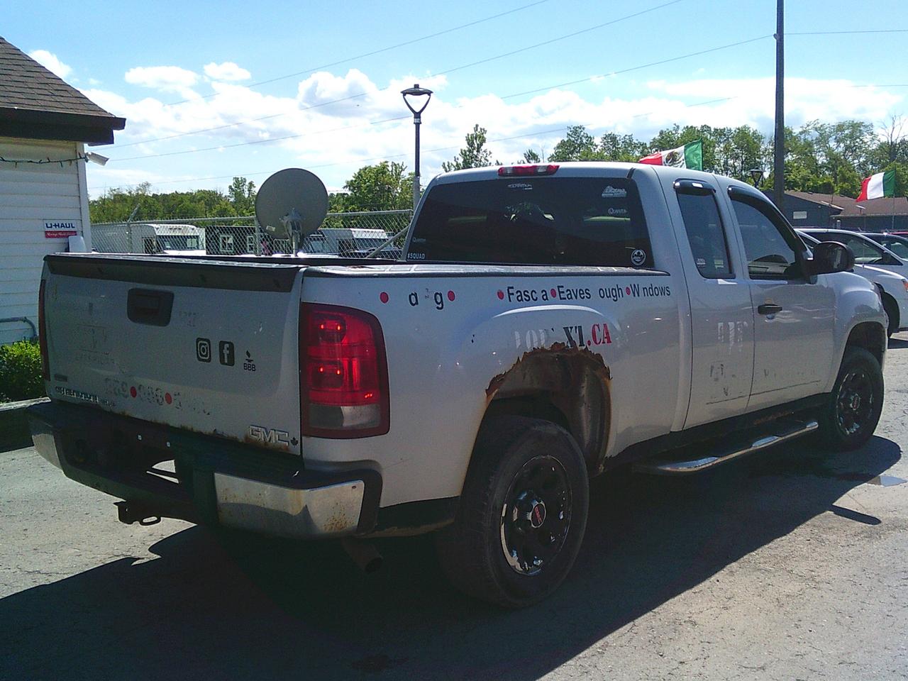 2010 GMC Sierra 1500 2WD Ext Cab 143.5  SLE 6.5 FT Photo