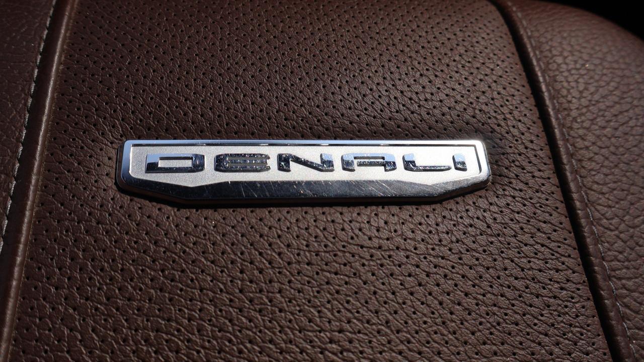 2025 GMC Sierra 2500 HD Denali | Duramax 6.6L Turbo-Diesel | 4WD Photo