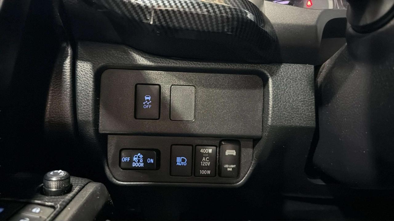 2021 Toyota Tacoma 4X4 | CLEAN CARFAX | DOUBLE CAB | NAVI | CARPLAY Photo