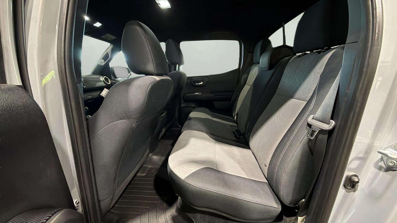 2021 Toyota Tacoma 4X4 | CLEAN CARFAX | DOUBLE CAB | NAVI | CARPLAY Photo