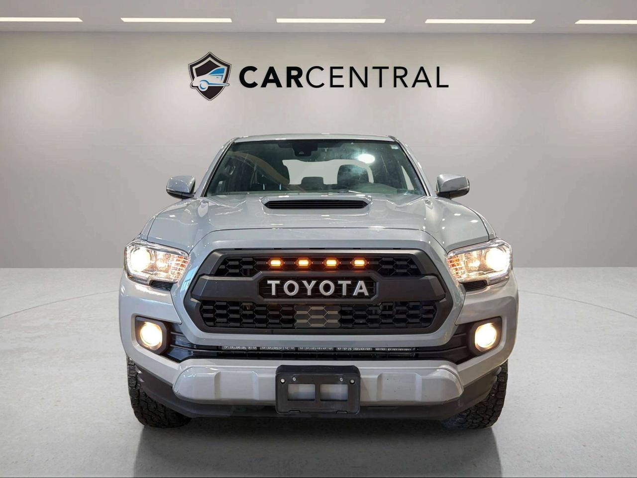 2021 Toyota Tacoma 4X4 | CLEAN CARFAX | DOUBLE CAB | NAVI | CARPLAY Photo