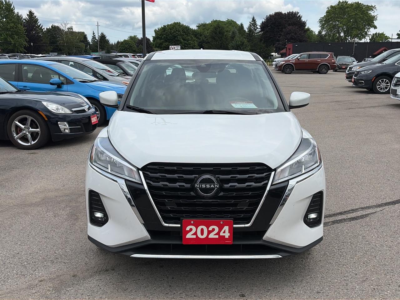 2024 Nissan Kicks S FWD, BACK UP CAMERA, BLIND SPOT MONITORS! - Photo #3