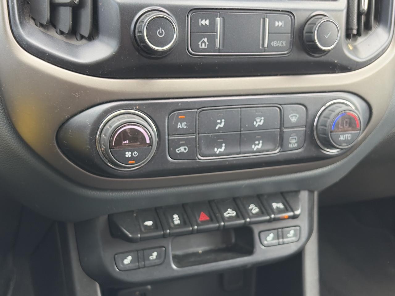 2020 Chevrolet Colorado 4WD Z71, REMOTE START, BACK UP CAM, HEATED CLOTH! Photo