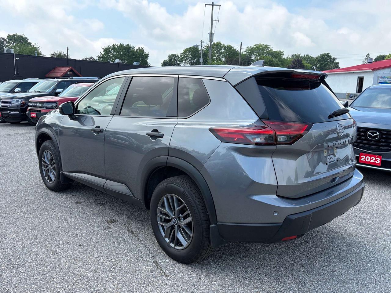 2024 Nissan Rogue AWD S, CLEAN CARFAX, REMOTE START, HEATED SEATS! Photo