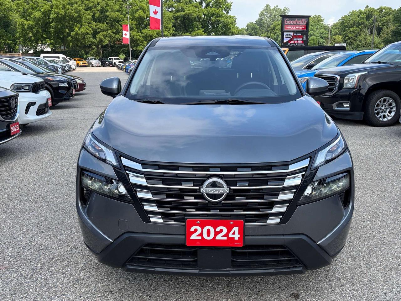 2024 Nissan Rogue AWD S, CLEAN CARFAX, REMOTE START, HEATED SEATS! - Photo #3