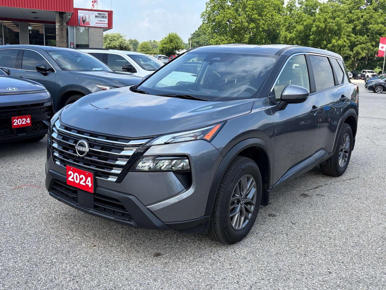 2024 Nissan Rogue AWD S, CLEAN CARFAX, REMOTE START, HEATED SEATS! Photo