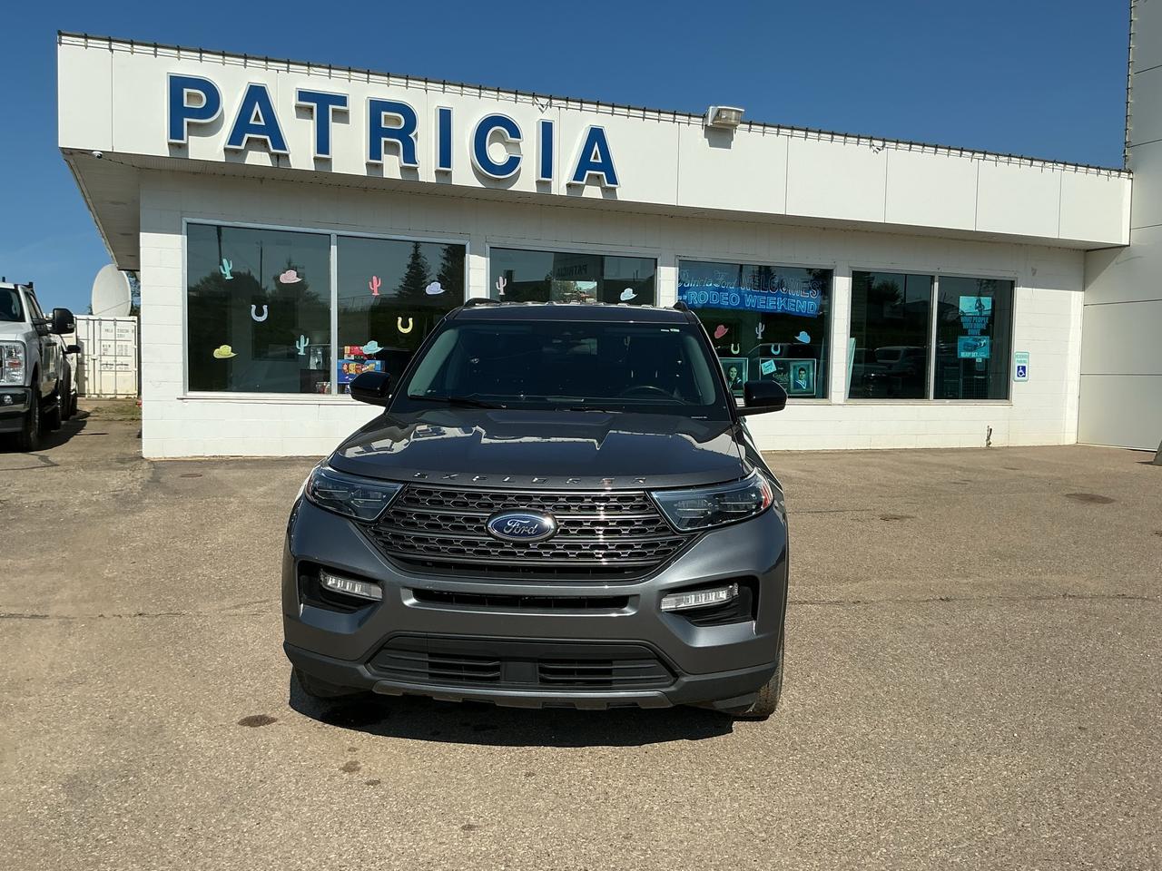 2022 Ford Explorer XLT Photo1