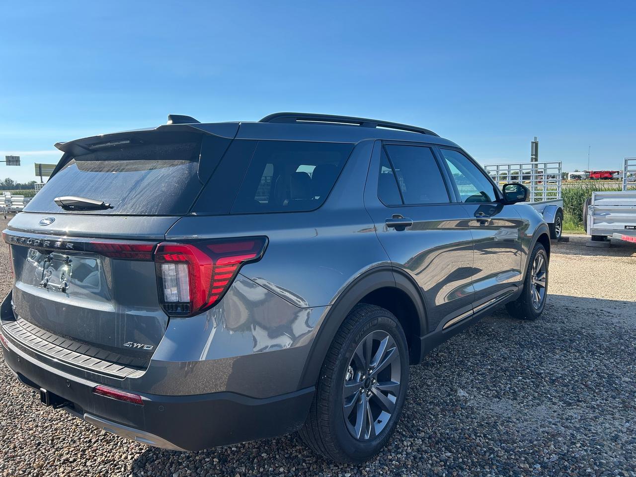2026 Ford Explorer ACTIVE W/200A PKG 4WD 200A Photo3