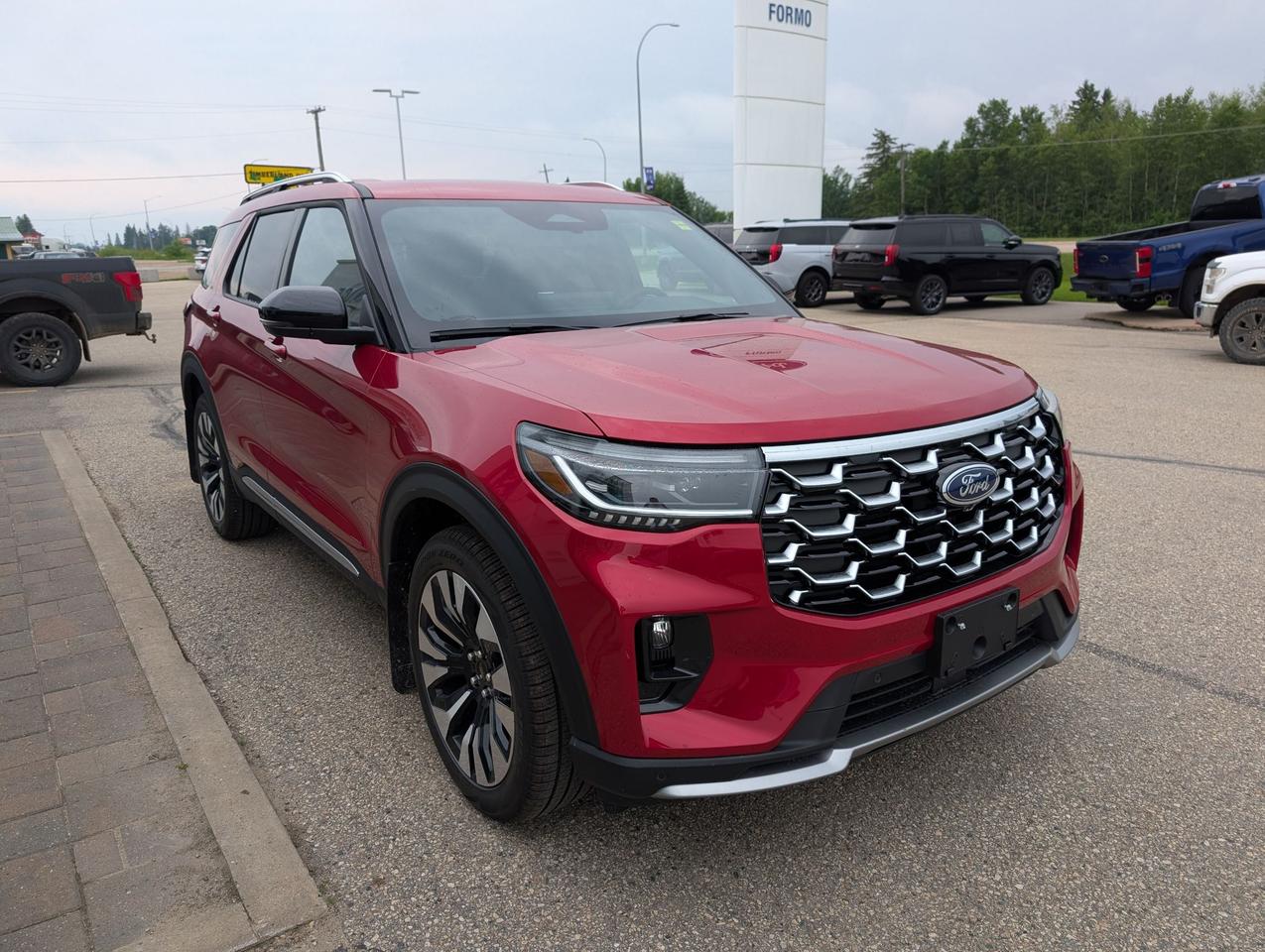 2026 Ford Explorer Platinum Photo3