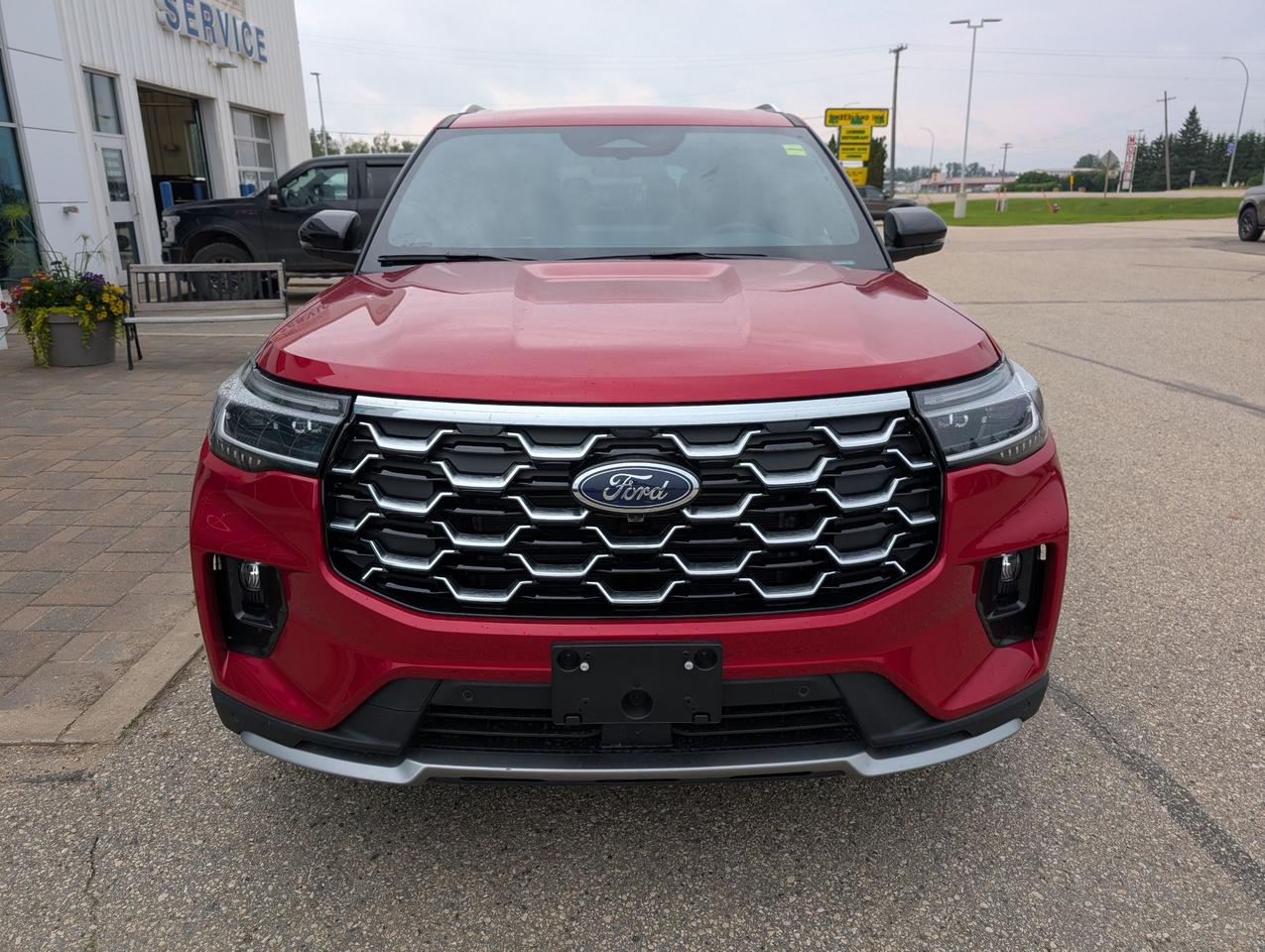 2026 Ford Explorer Platinum Photo2